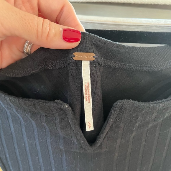 Free People - Black Ribbed Long Sleeve Square Neck Top w/ Boned V at Décolletage - Picture 6 of 6